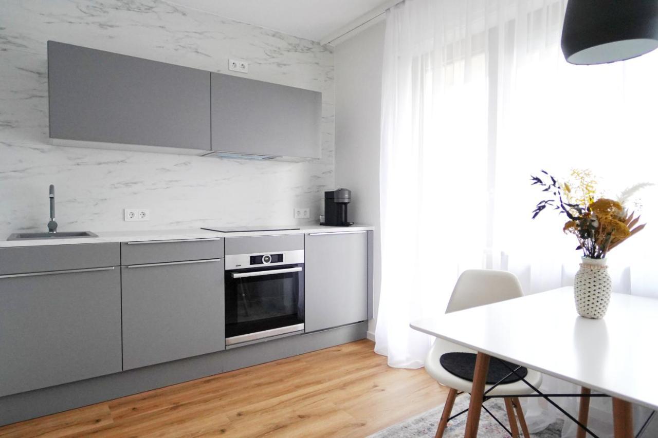 Apartment Mit Balkon Und Privatparkplatz Аугсбург Екстер'єр фото
